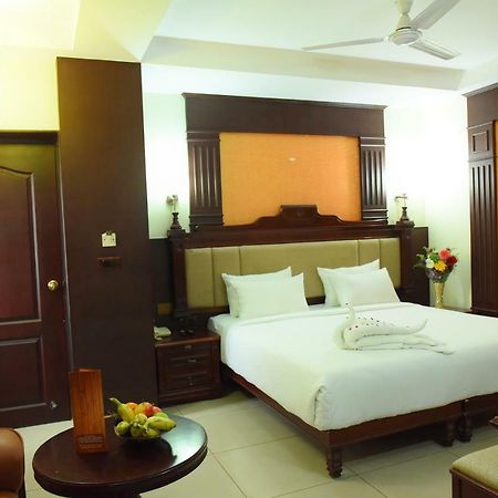 Chendhoor Residency Hotel Tiruchirappalli Bagian luar foto