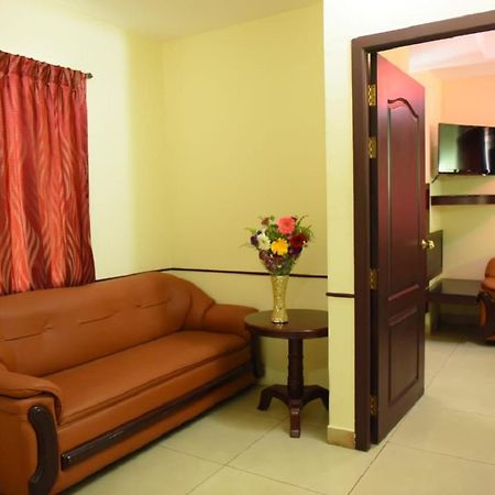 Chendhoor Residency Hotel Tiruchirappalli Bagian luar foto