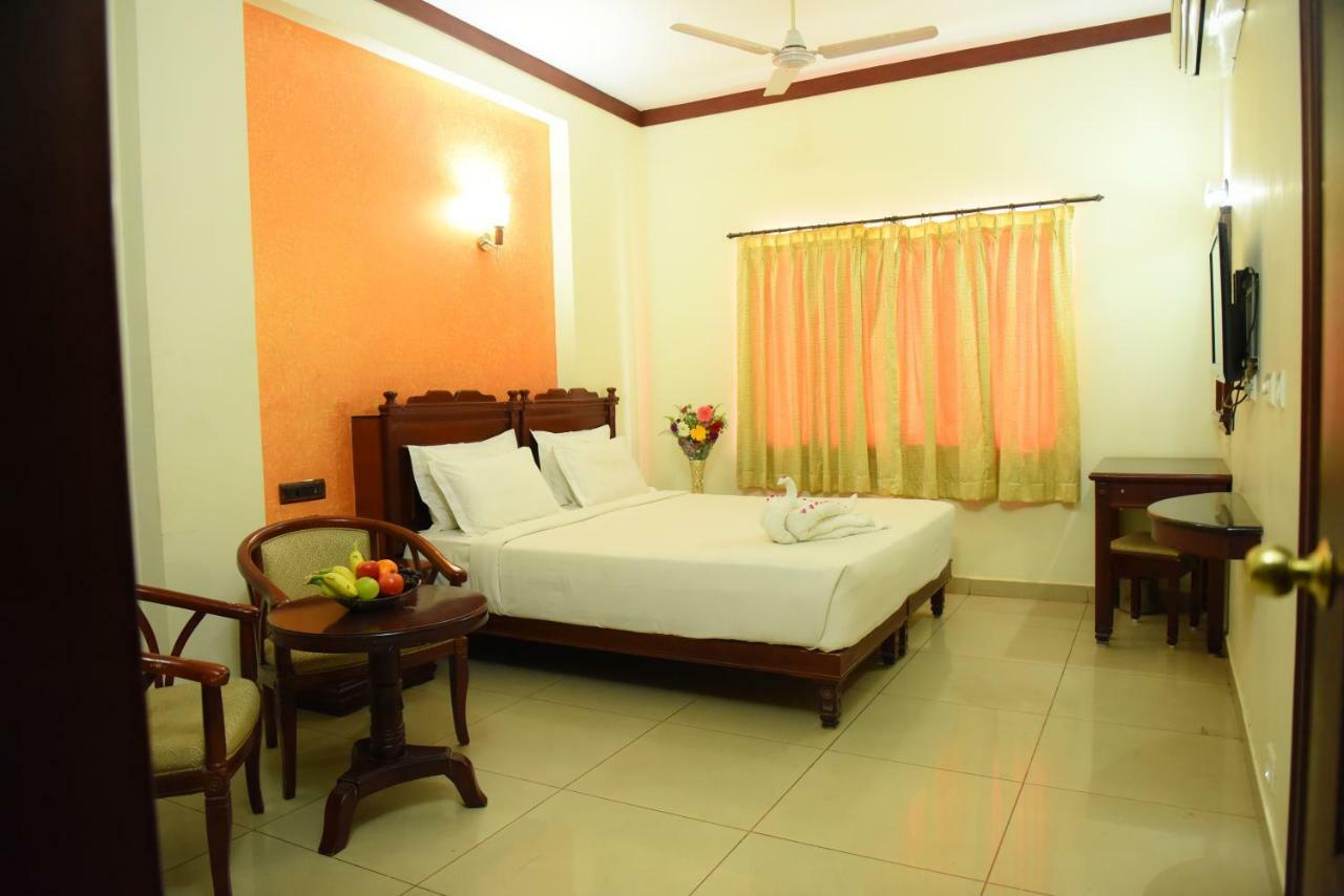 Chendhoor Residency Hotel Tiruchirappalli Bagian luar foto