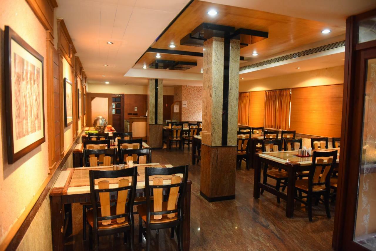 Chendhoor Residency Hotel Tiruchirappalli Bagian luar foto