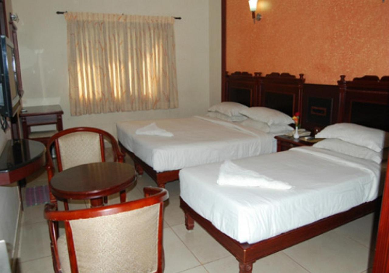 Chendhoor Residency Hotel Tiruchirappalli Bagian luar foto