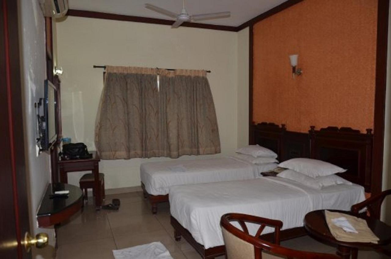 Chendhoor Residency Hotel Tiruchirappalli Bagian luar foto