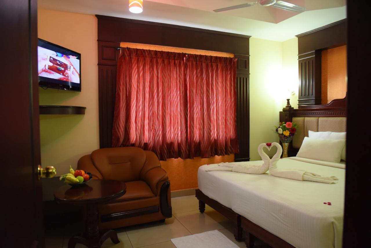 Chendhoor Residency Hotel Tiruchirappalli Bagian luar foto